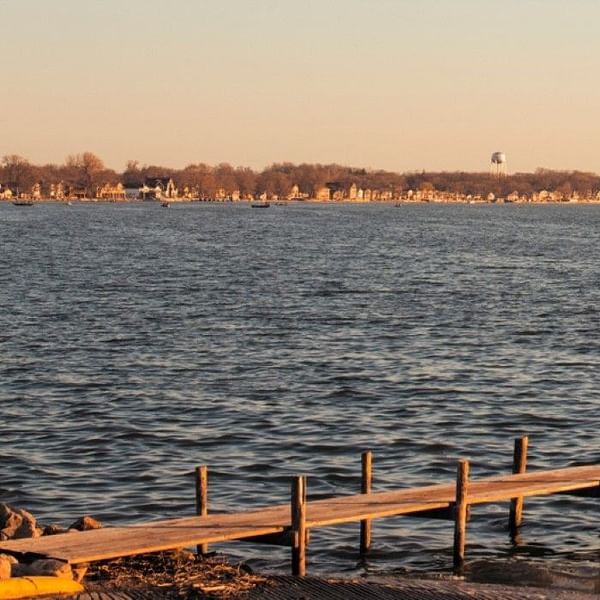 Best Dental Clinics in Clear Lake, Iowa