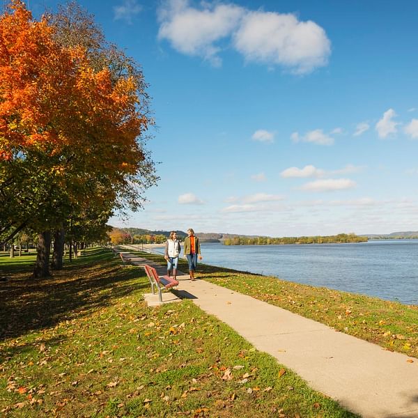 Best Dental Clinics in Guttenberg, Iowa