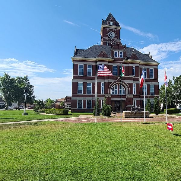 Best Dental Clinics in Lyons, Kansas