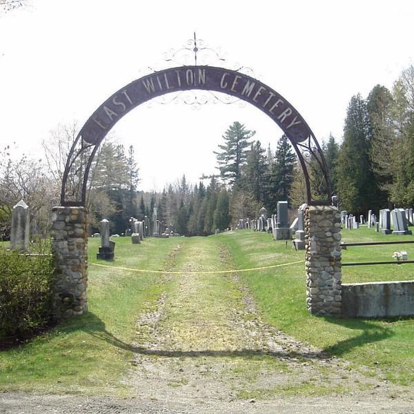 Best Dental Clinics in East Wilton, Maine
